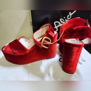 Red Velvet 7.5 uk38 wedges
